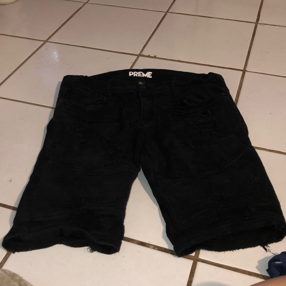Men’s black shorts